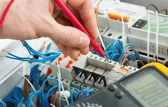 Professional electrician in Mitcham